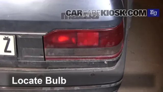 1989 Mazda 323 GLX 1.7L 4 Cyl. Diesel Luces Luz de giro trasera (reemplazar foco)